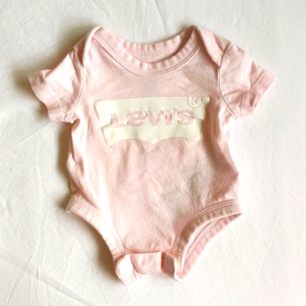 levi's newborn blush pink short sleeve bodysuit diaper shirt